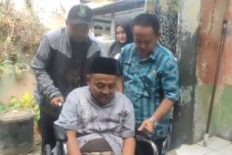 Dinsos Kota Tangerang salurkan 50 kursi roda untuk disabilitas