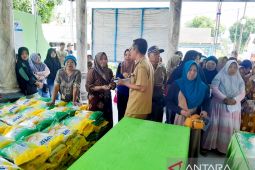 Pemkab Situbondo siapkan 10 ton beras untuk tekan kenaikan harga
