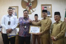 Pemkab Rejang Lebong terima penghargaan kepatuhan pelayanan publik
