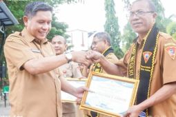 Pemkot Ambon beri penghargaan kepada 19 guru berhasil jalankan program merdeka belajar