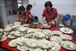 Tradisi makan lontong Cap Go Meh