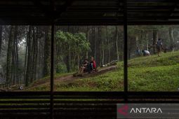 Permainan tradisional Kadaplak di Bandung Barat