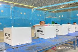 Ketua DPRD gunakan hak pilihnya di Desa Bungkukan