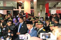 Presiden Jokowi respons pertanyaan wartawan tentang isu kenaikan harga beras
