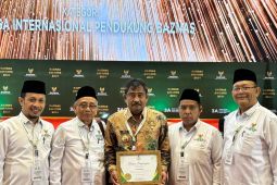 Wali Kota Binjai terima penghargaan Baznas Award