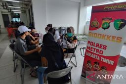 Polisi periksa kesehatan penyelenggara pemilu selama rekapitulasi
