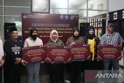 KPU Pangkalpinang santuni anggota KPPS yang sakit