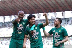 Liga 1: Taklukkan PSS, Persebaya ke papan tengah