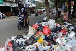 Sampah menumpuk di perkotaan Cianjur diangkut bertahap