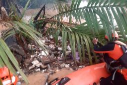 Basarnas cari balita yang terbawa arus banjir di Kendari