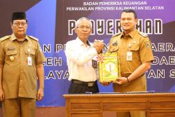 Pemkab HSS serahkan LKPD Tahun Anggaran 2023 kepada BPK