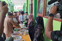 Aceh Besar uji coba makan siang gratis tingkat SMP
