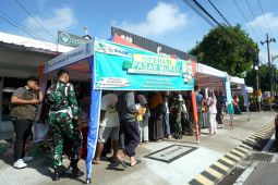 Bulog Madiun gelar operasi pangan murah di empat lokasi