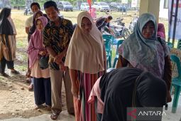 Distanpan Abdya kurangi beban warga melalui pasar murah