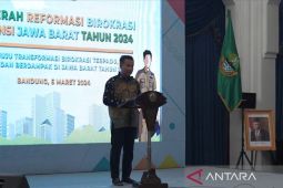 Pj Gubernur Jabar minta penghargaan birokrasi dibarengi peningkatan kerja