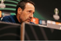 Pelatih Ajax nilai laga kontra Aston Villa sebagai tantangan