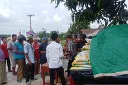 Berbekal kupon warga OKU geruduk pasar murah