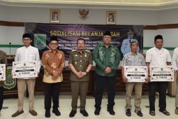 Pemkab Pasuruan hibahkan Rp14 miliar perbaiki tempat ibadah