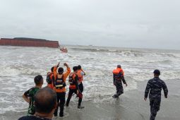 TNI AL-SAR berhasil evakuasi ABK dari kapal kandas di wilayah Bengkulu