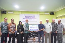 Bank Kalsel beri beasiswa pendidikan kepada pelajar prasejahtera