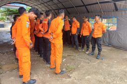 Basarnas Medan turunkan personel  bantu pencarian di Pesisir Selatan
