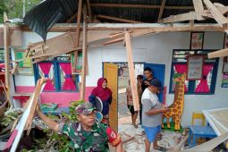 TK di Gorontalo Utara rusak berat tertimpa pohon tumbang