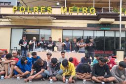 Kampung Bahari digerebek polisi, puluhan orang positif gunakan sabu
