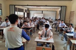 Asmo Kalbar gelar edukasi safety riding di SMAN 9 Singkawang