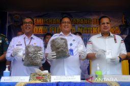 BNNP Kalbar memusnahkan barang bukti narkoba tiga kasus