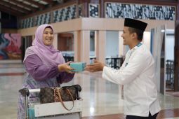 Angkasa Pura II berbagi takjil sebagai tradisi Ramadhan