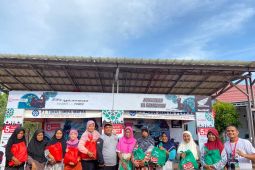 Dukung gerakan pangan murah Dinas Pertanian dan Ketahanan Pangan Babel, Honda Babel berikan santunan ke para lansia