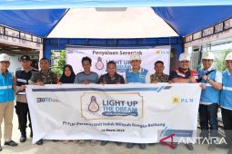 PLN wujudkan mimpi masyarakat dhuafa miliki listrik sendiri