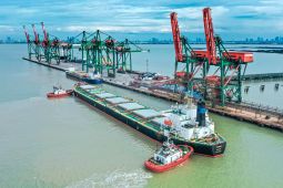 Disinggahi kapal MV Danae R, TTL catat sejarah baru