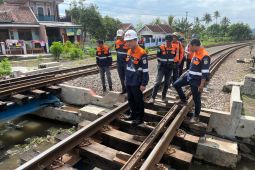Daop 2 Bandung antisipasi banjir dan longsor di 88 titik rawan jalur KA