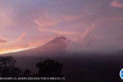 Semeru kembali erupsi selama 127 detik
