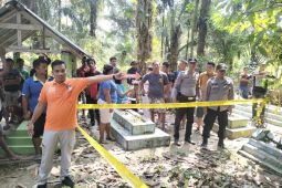 Polsek Kotarih olah TKP dugaan bunuh diri di Serdang Bedagai