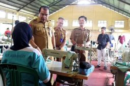 Merangin bekali keterampilan jahit bagi anak putus sekolah