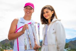 Zendaya dan Tom Holland saksikan kemenangan Swiatek di Indian Wells