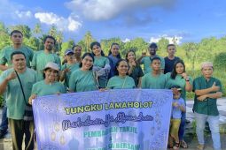 Warga Lamaholot-NTT di Sorsel rawat toleransi dengan bagikan takjil