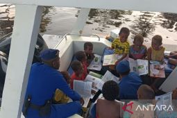 Polres Sorsel adakan perpustakaan terapung di Kokoda
