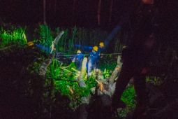 Tiga jam arungi lautan, PLN NTB bergerak pulihkan sistem kelistrikan Sebotok