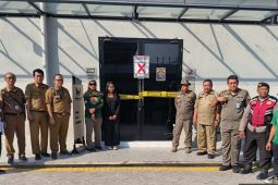 Satpol PP Surabaya tindak tempat biliar selama Ramadhan