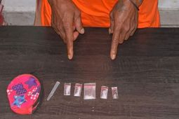 Pria paruh baya diamankan polisi, barang bukti sabu 1,12 gram