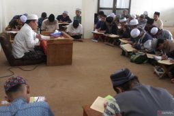 Pesantren di tengah "perang narasi" era digital