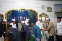 Pj bupati HSS sahur bersama masyarakat Tawia