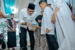 Aulia Rachman: camat, lurah dan kepling harus bangun kepercayaan warga