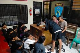 Polisi menangkap puluhan remaja di Jalan Raya Bogor akibat balap liar