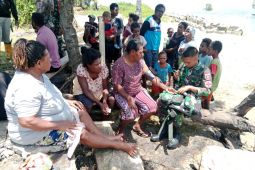 TNI periksa kesehatan warga Papua di Kampung Dalir Merauke