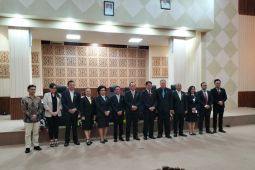 Asisten Pemerintahan dan Kesra Tomohon hadiri PAW DPRD