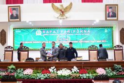 Bupati Paser sampaikan LKPJ APBD 2023 di DPRD